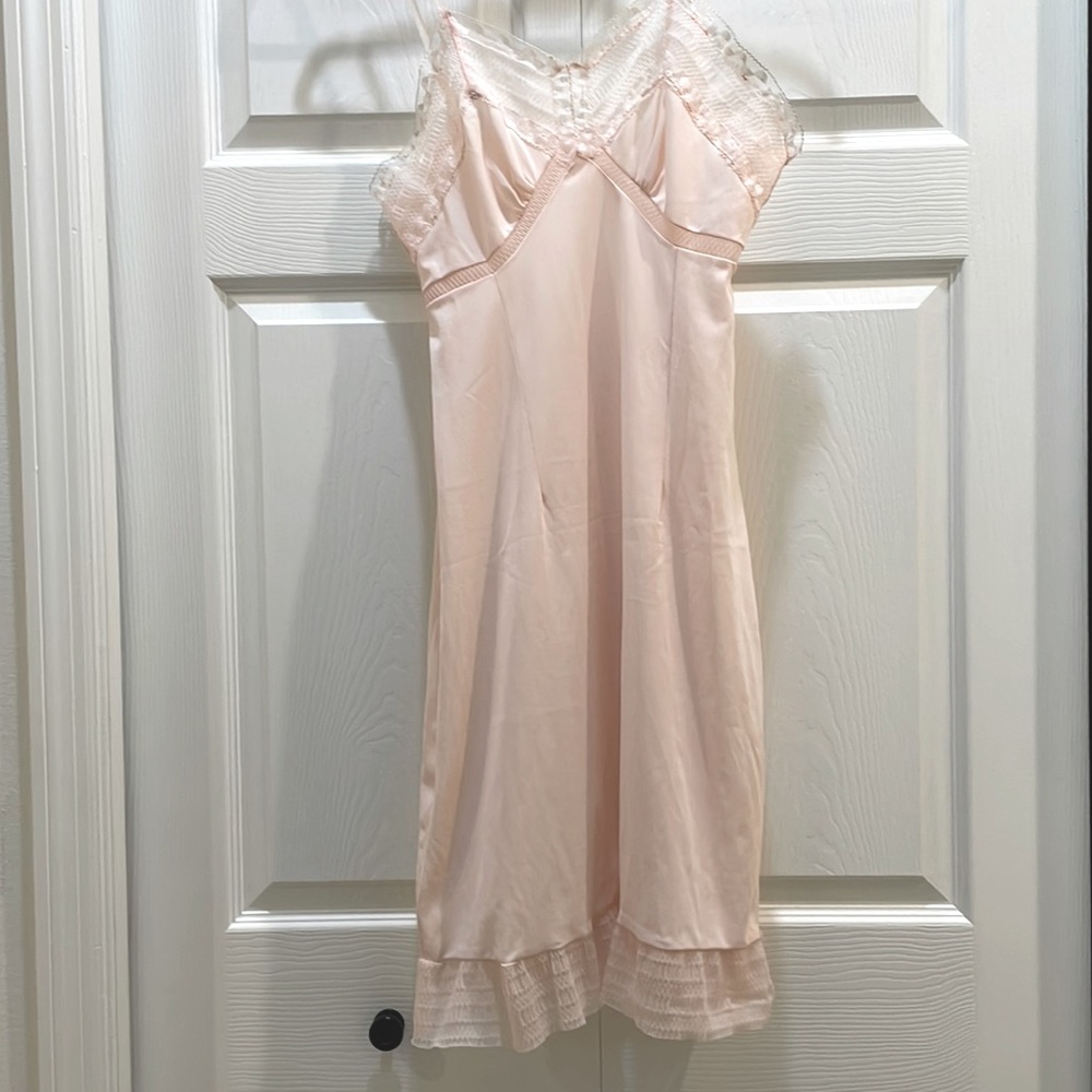 Beautiful and unique vintage slip